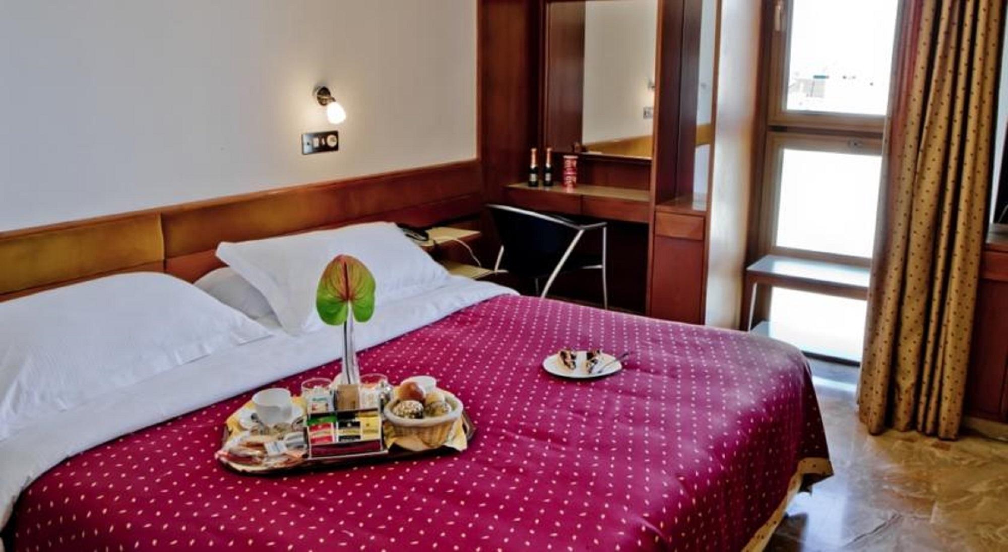 Canova Hotel Milan Luaran gambar