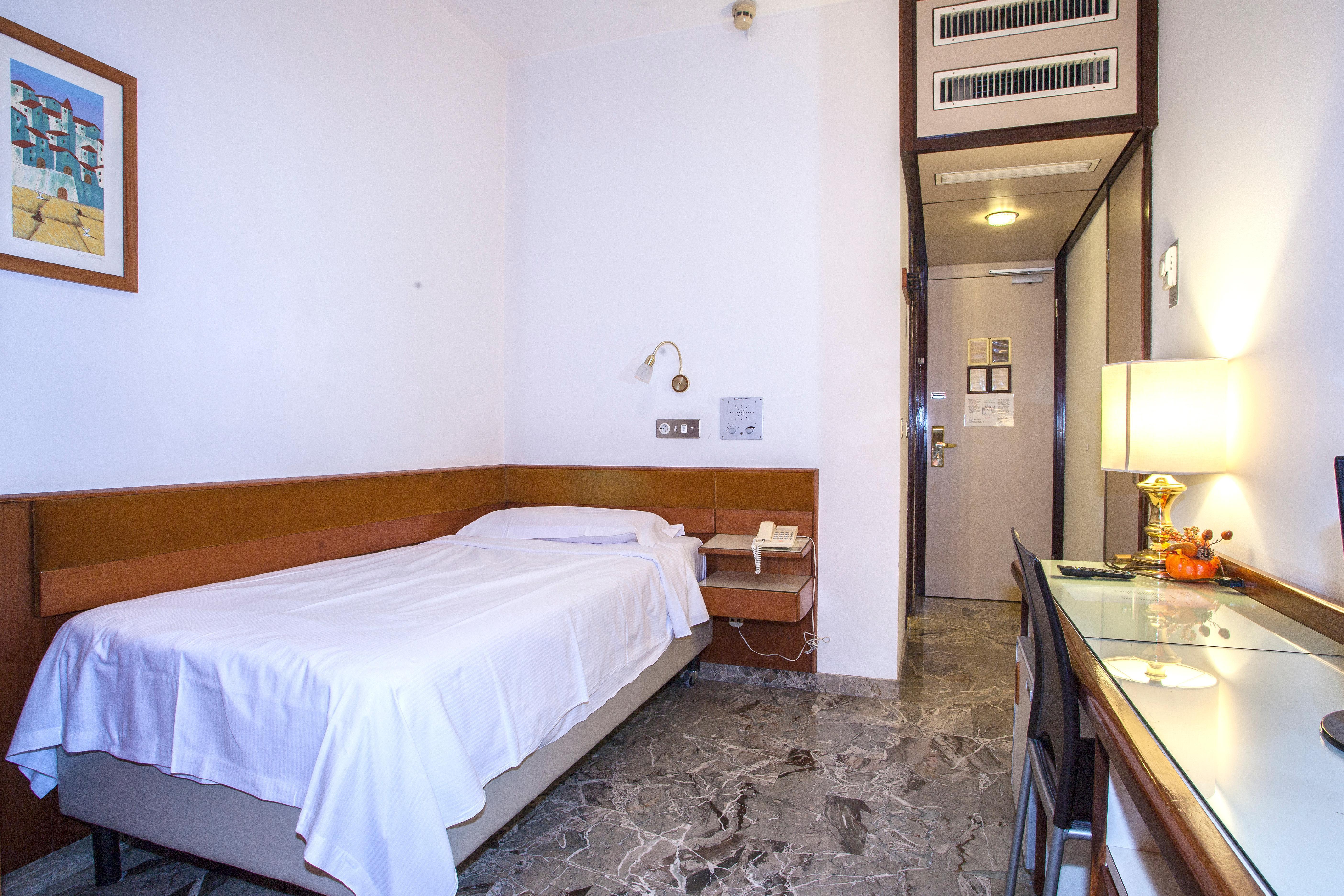 Canova Hotel Milan Luaran gambar